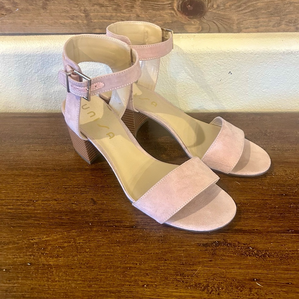Chic Blush Suede Women's Heels